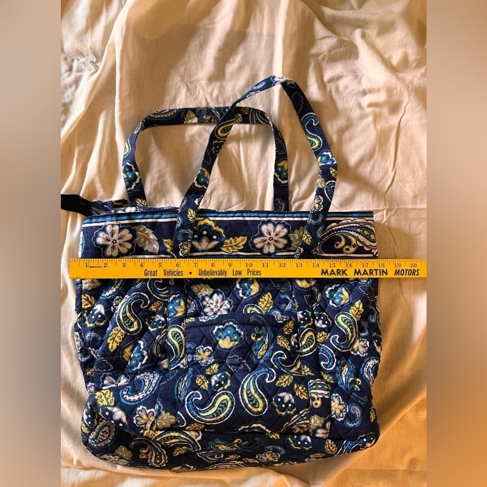 Bueno quilted large purse/tote paisley print. Blue. - Picture 2 of 6